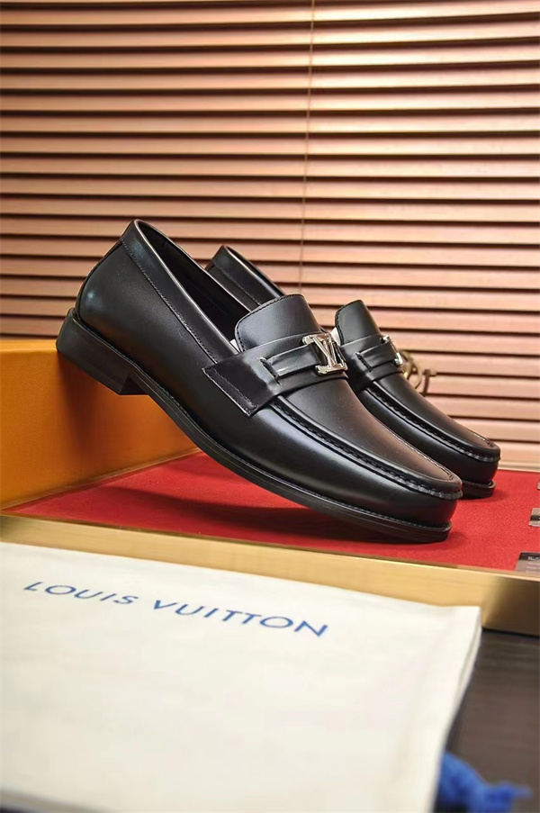 Lv Loafer 058