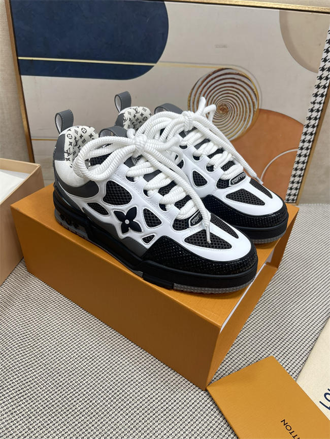 Lv Trainer Sneaker 32
