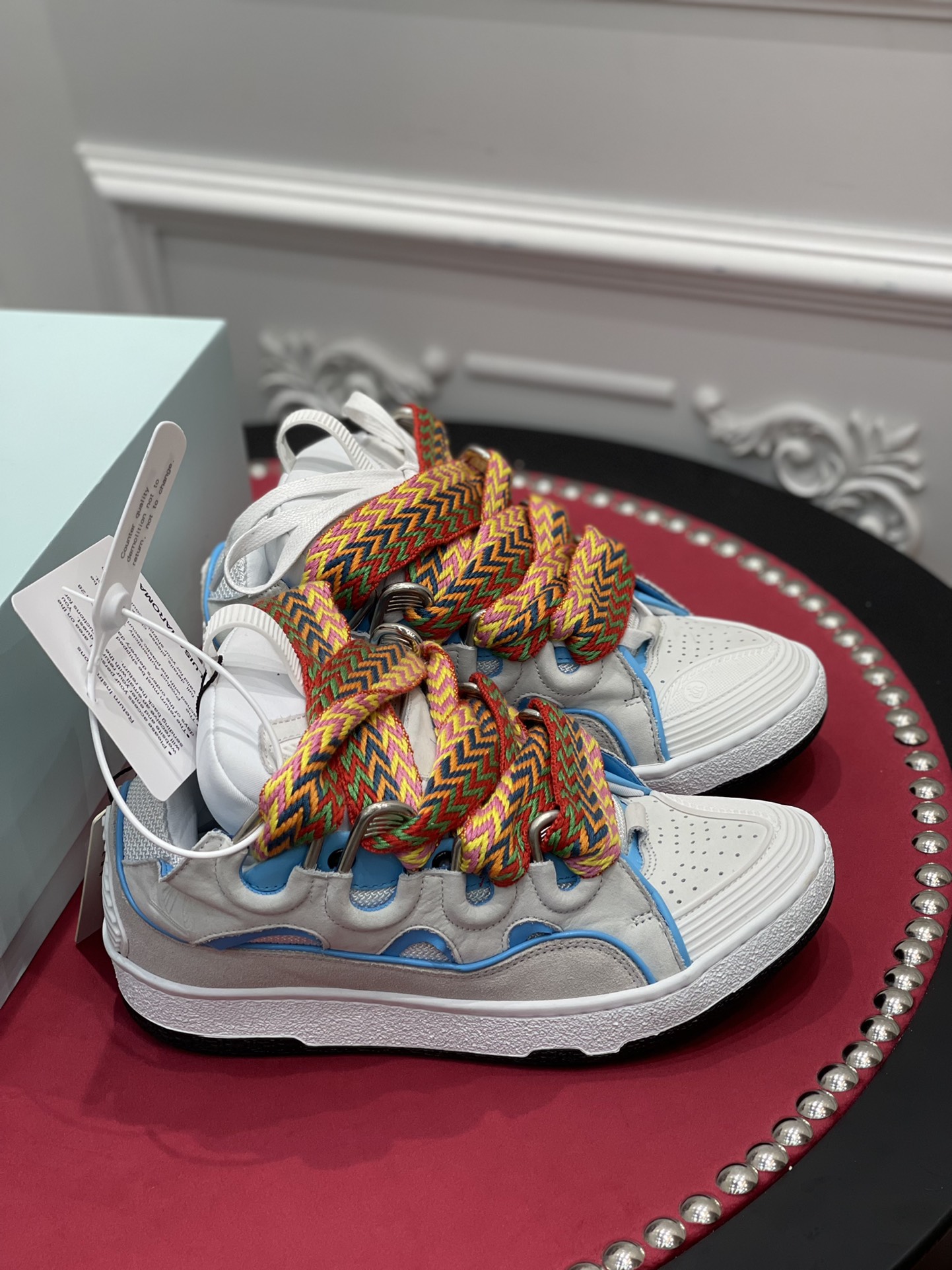 Lanvon Leather Curb,