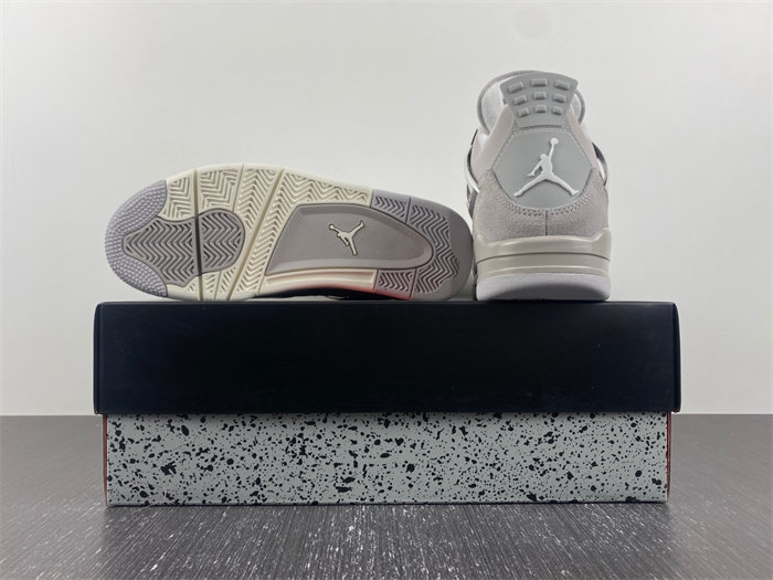 Jordan 4 Retro Frozen Moments AQ9129-001