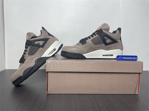 Jordan 4 Retro Taupe Haze DB0732-200
