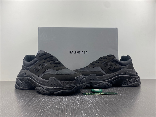 BELENCIAJA TRIPLE S