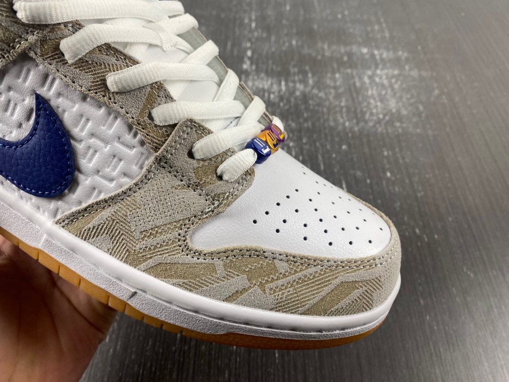 Rayssa Leal x Nike Dunk SB Low hua FZ5251-001