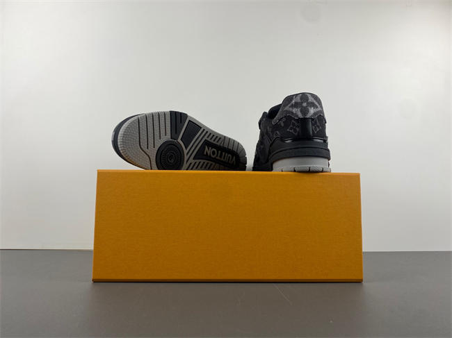 l**is V*t*n lv trainer 28488