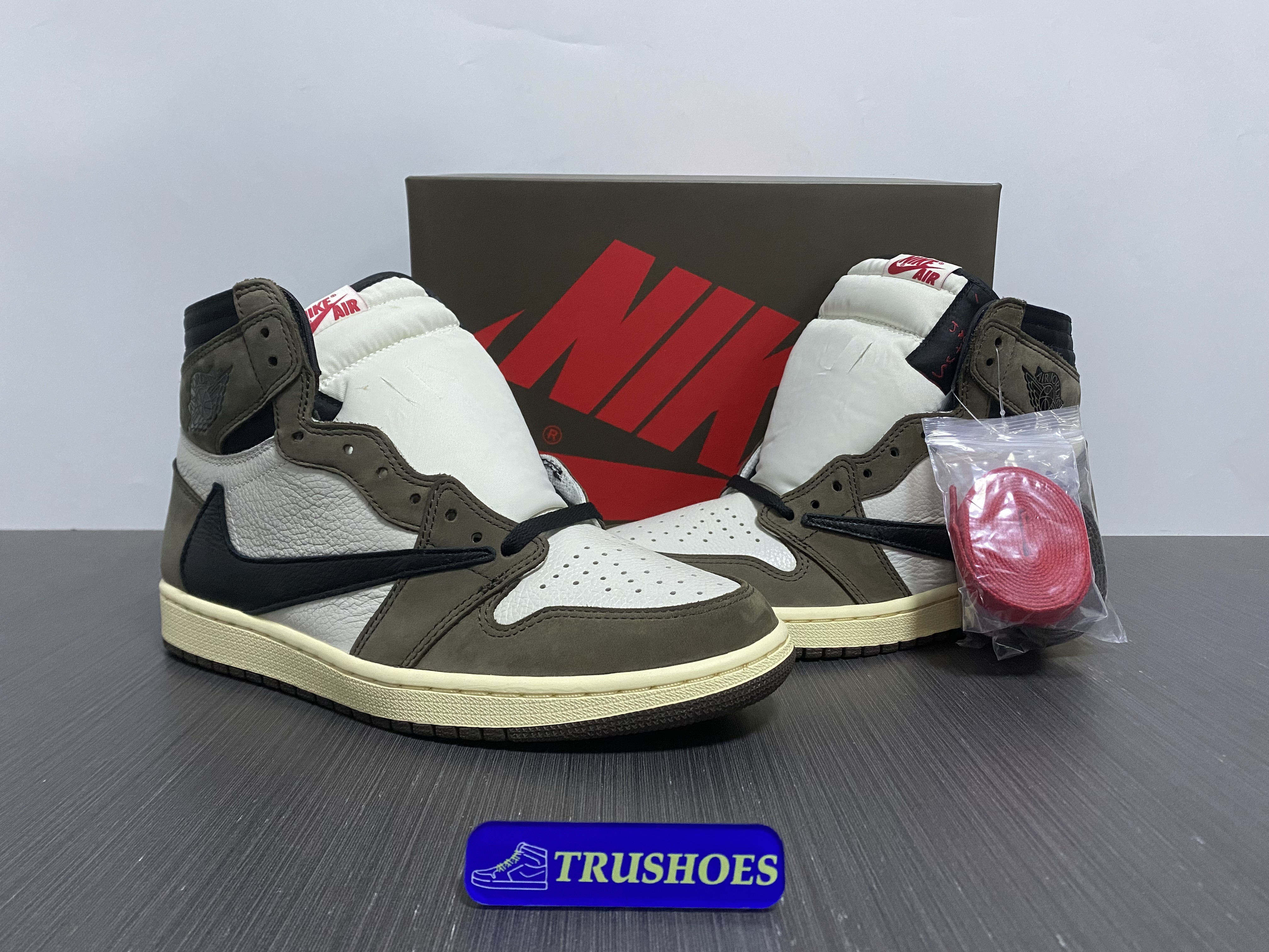 Jordan 1 Retro High OG SPTravis Scott Mocha CD4487-100