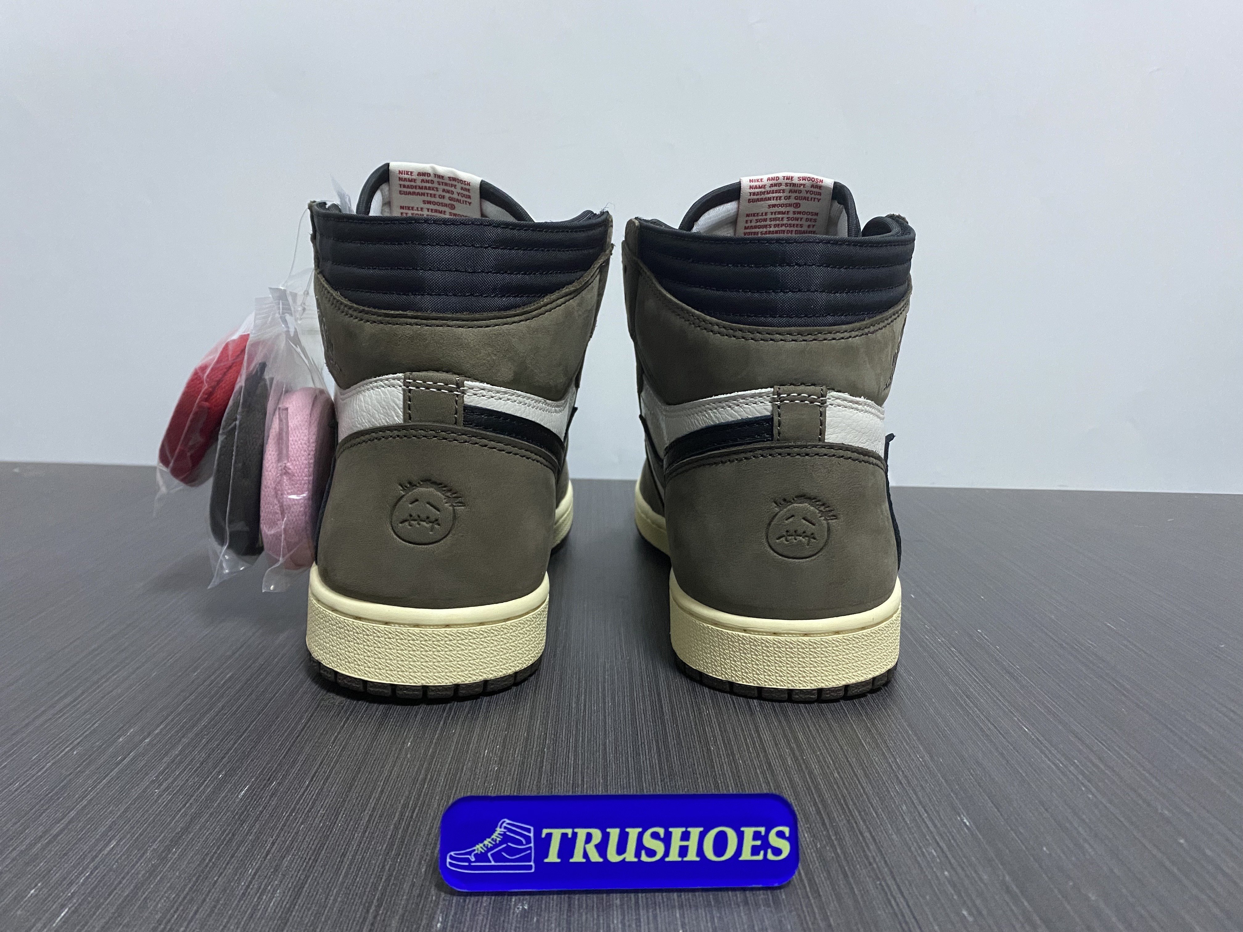Jordan 1 Retro High OG SPTravis Scott Mocha CD4487-100