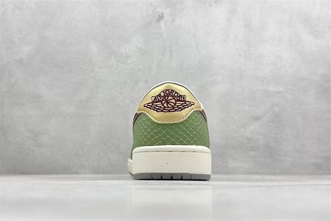 Jordan 1 Retro Low OG Year of the Dragon (2024) FN3727-100