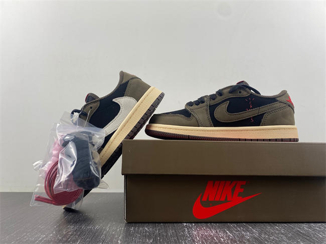 TRAVIS SCOTT X AIR JORDAN 1 LOW