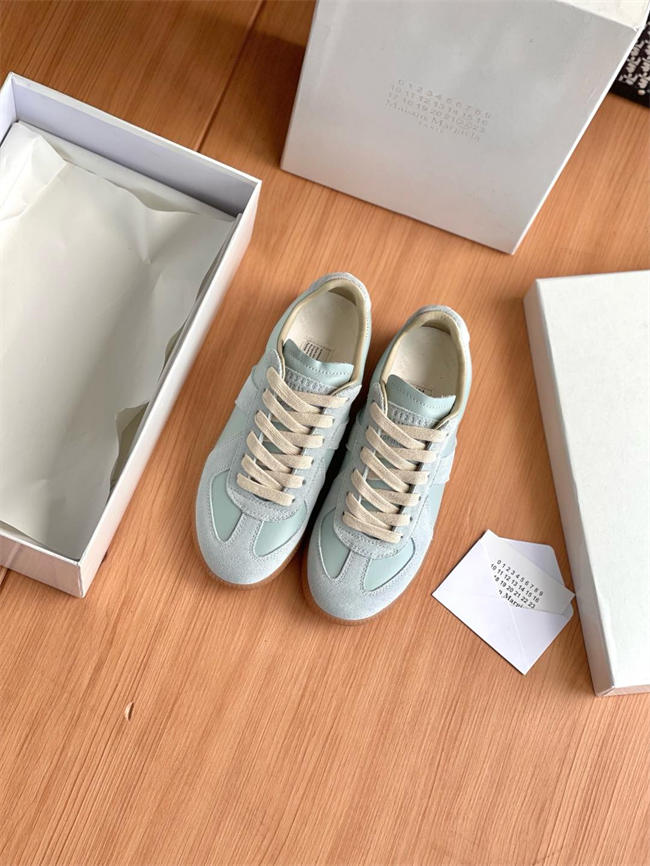 ma*s*n Ma*i*la sneaker