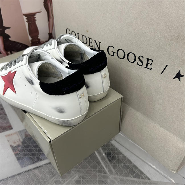 Golden Goose Sneaker