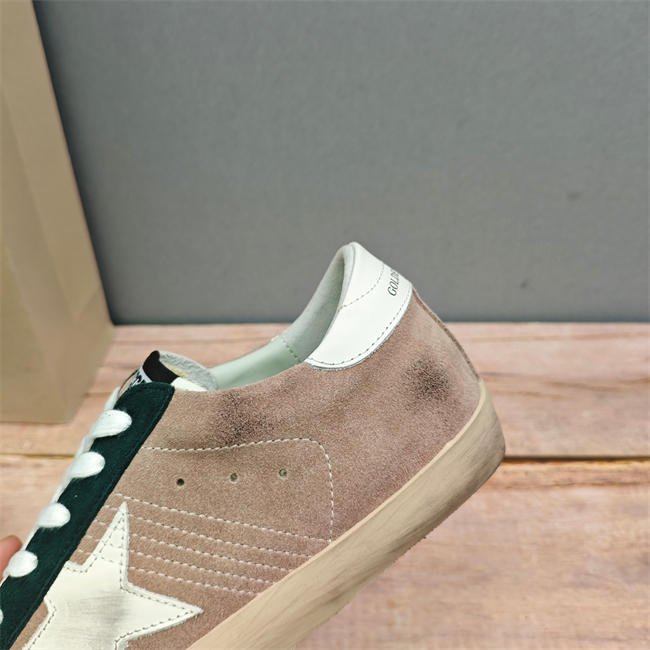 Golden Goose Sneaker