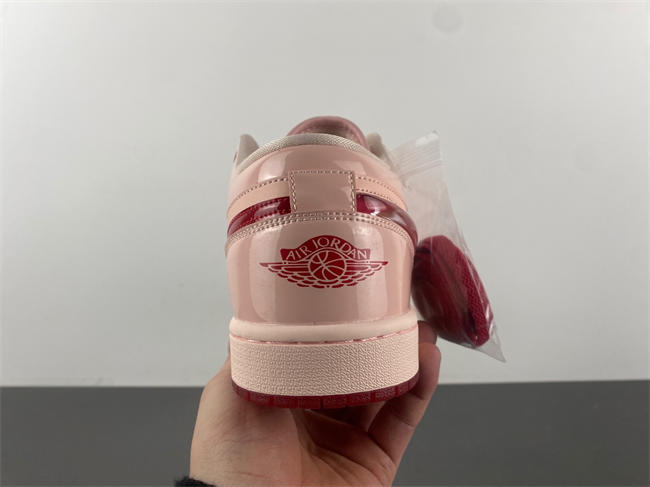 Air Jordan 1 Retro Low